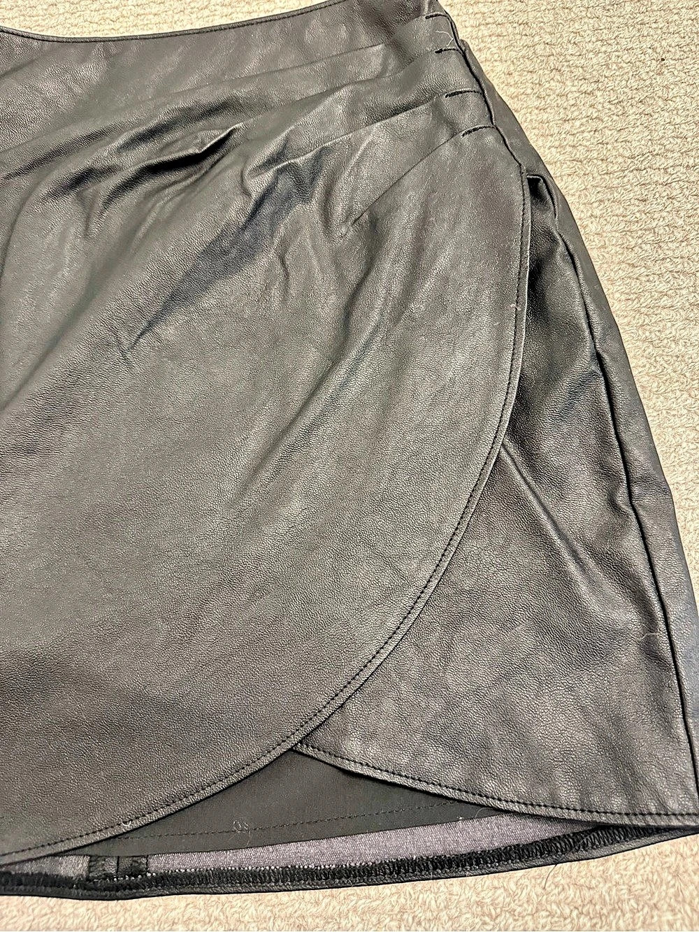 Abercrombie & Fitch Faux Leather Wrap Mini Skirt XS - Picture 4 of 4